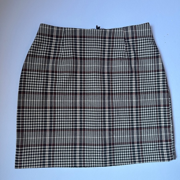 H&M Pencil Mini Skirt Women Sz 4 Black and White Zipper Back, Lined - Picture 1 of 5